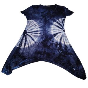 Tryst size small women's tye die t shirt